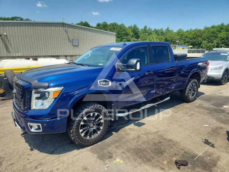 2017 Nissan TITAN фото