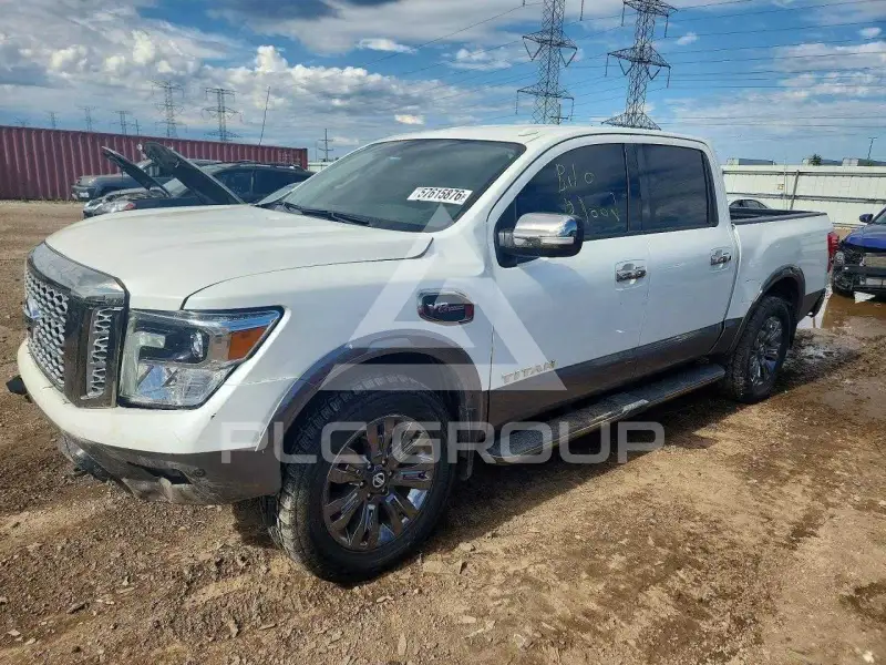 2017 Nissan TITAN фото