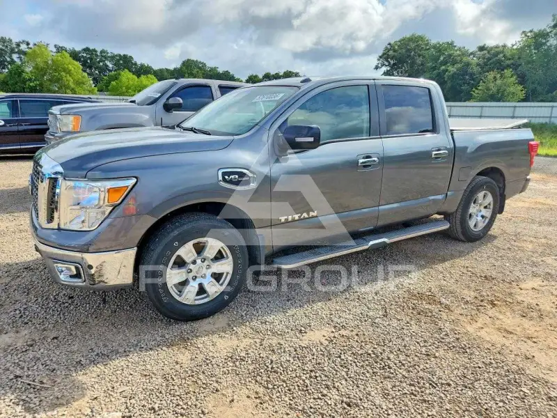2017 Nissan TITAN фото