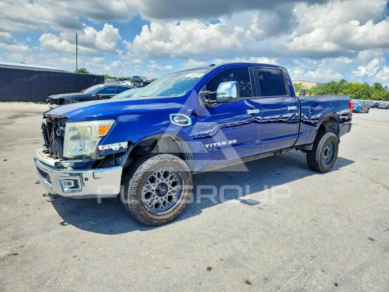 2017 Nissan TITAN фото