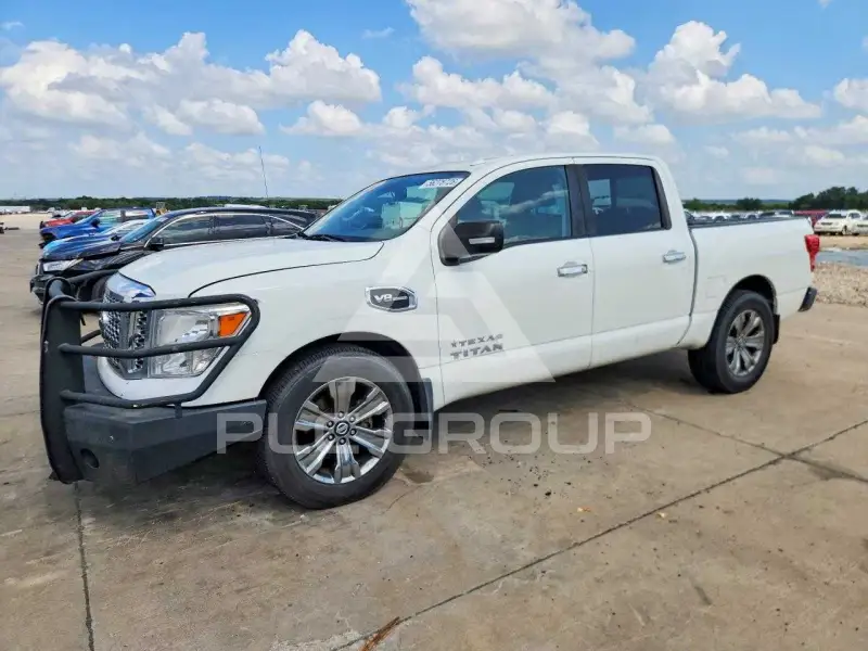 2017 Nissan TITAN фото