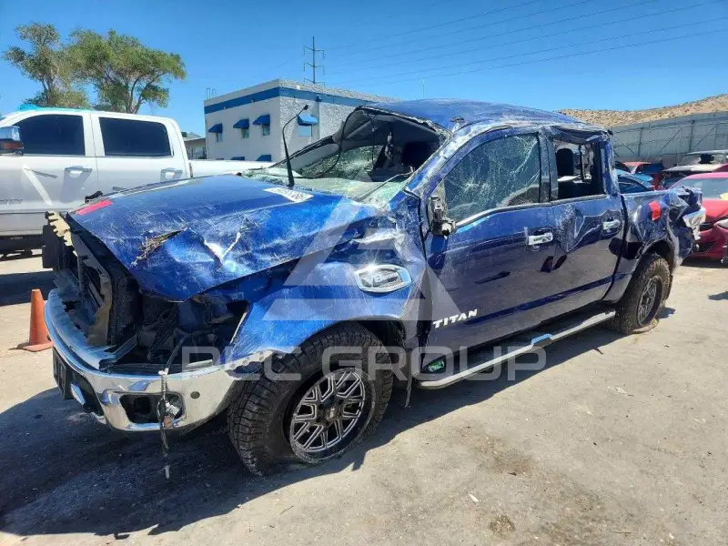 2017 Nissan TITAN фото