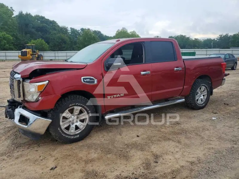 2017 Nissan TITAN фото