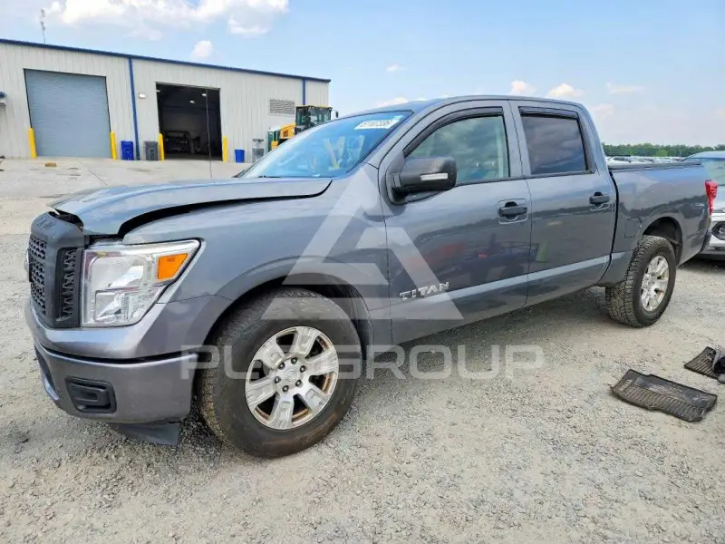 2017 Nissan TITAN фото