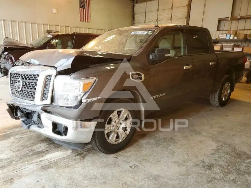 2017 Nissan TITAN фото