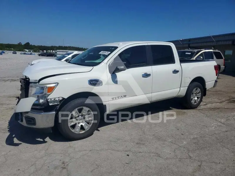 2017 Nissan TITAN фото
