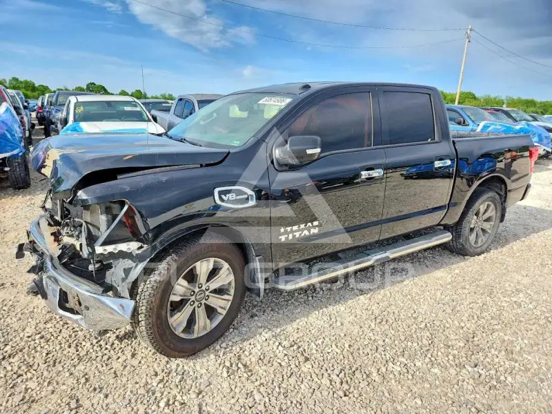 2017 Nissan TITAN фото