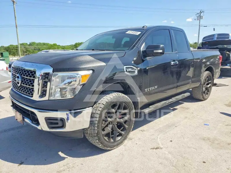 2017 Nissan TITAN фото