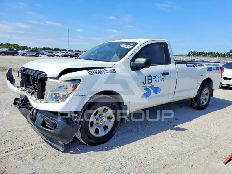 2017 Nissan TITAN фото