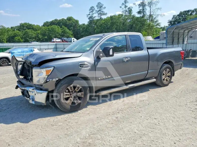 2017 Nissan TITAN фото