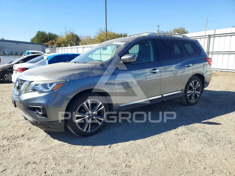 2017 Nissan PATHFINDER photo