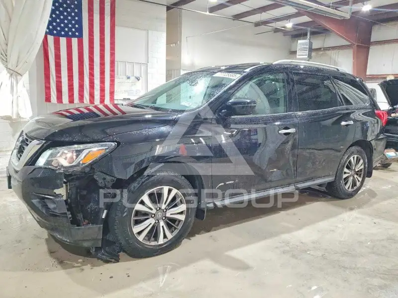 2017 Nissan PATHFINDER photo