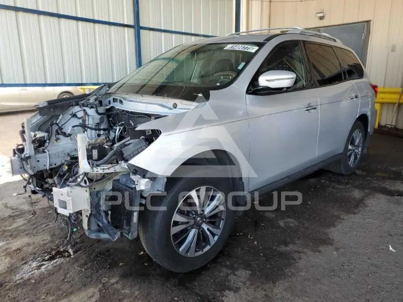 2017 Nissan PATHFINDER photo