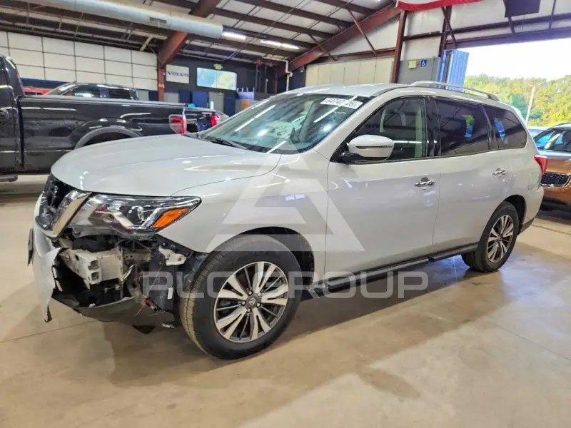 2017 Nissan PATHFINDER photo