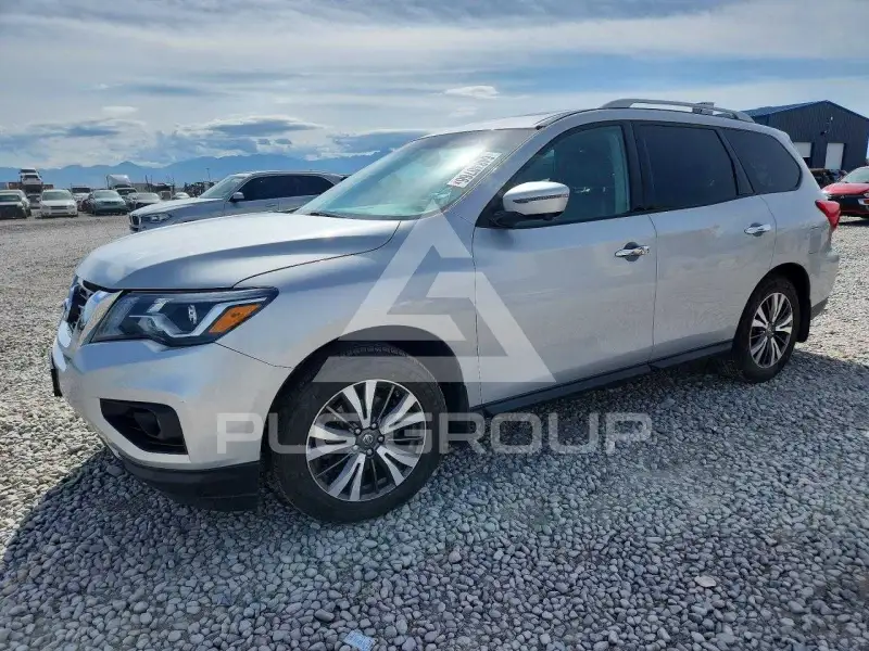 2017 Nissan PATHFINDER photo