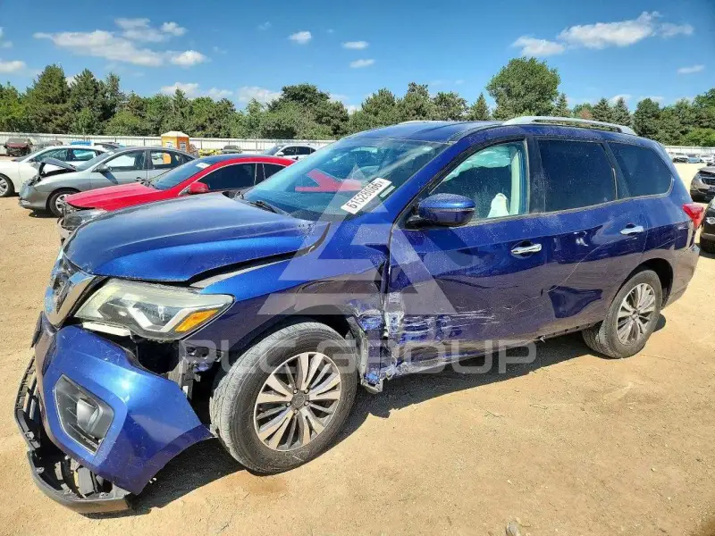 2017 Nissan PATHFINDER photo