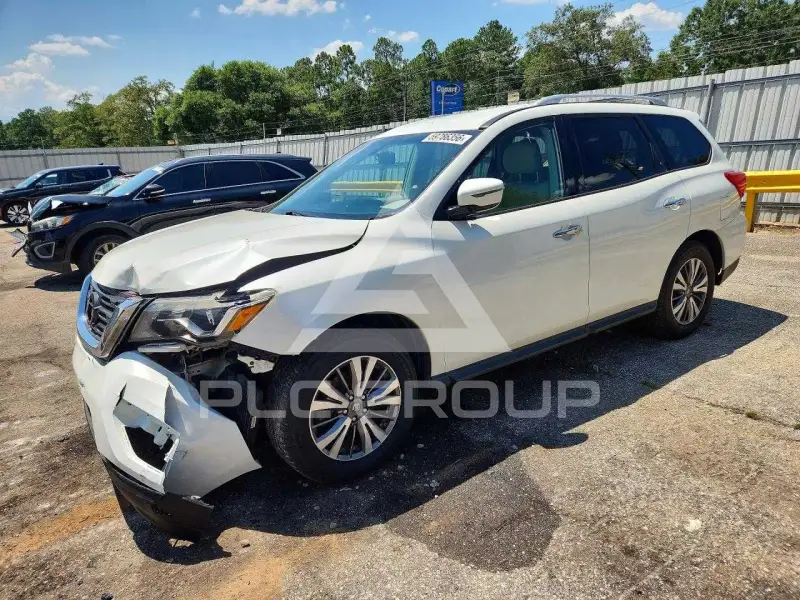 2017 Nissan PATHFINDER photo