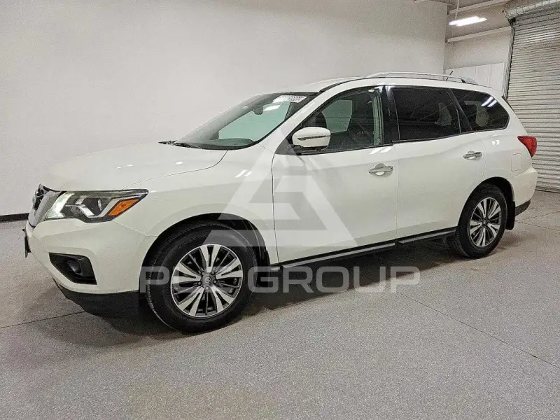 2017 Nissan PATHFINDER photo