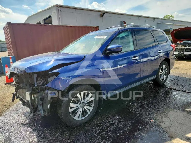 2017 Nissan PATHFINDER photo