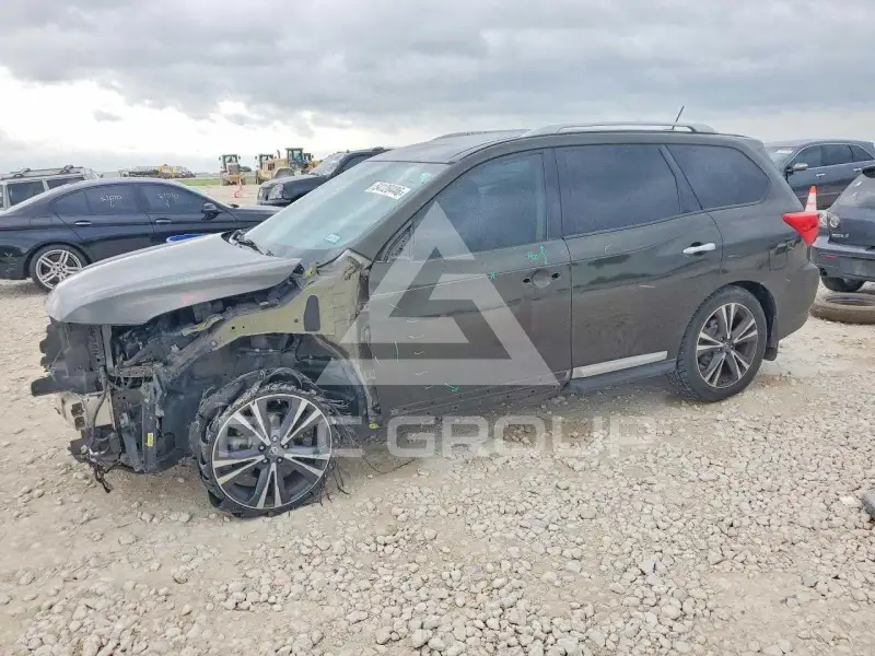 2017 Nissan PATHFINDER photo