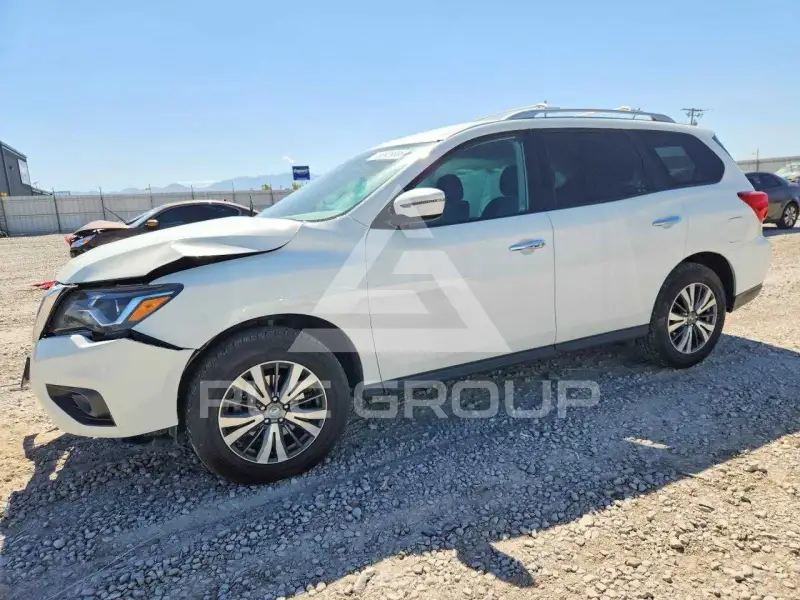 2017 Nissan PATHFINDER photo