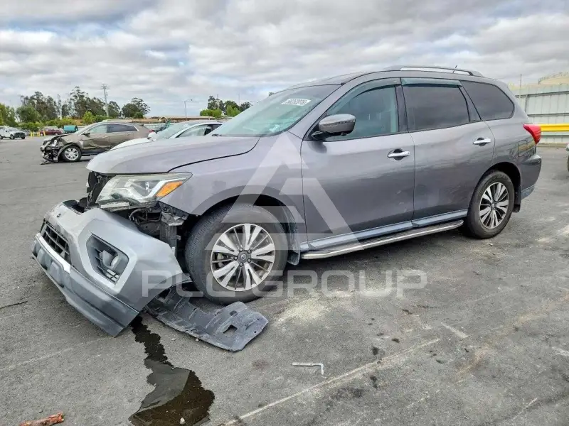 2017 Nissan PATHFINDER photo