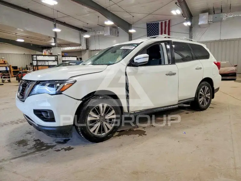 2017 Nissan PATHFINDER photo