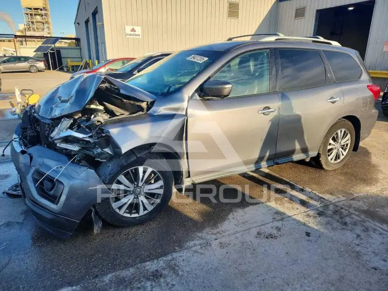 2017 Nissan PATHFINDER photo