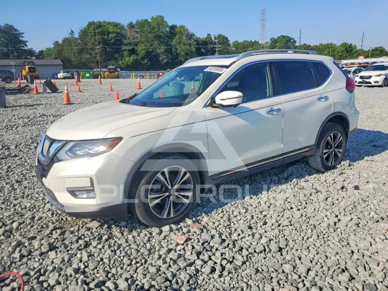 2017 Nissan ROGUE photo