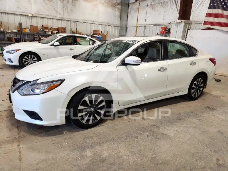2017 Nissan ALTIMA фото