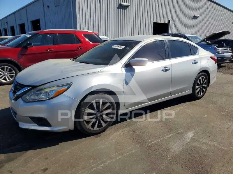 2017 Nissan ALTIMA фото