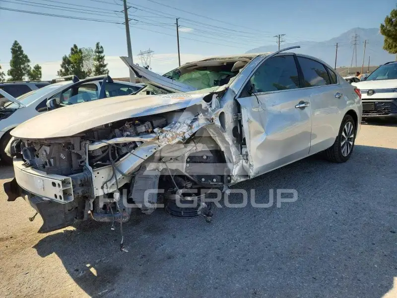 2017 Nissan ALTIMA фото