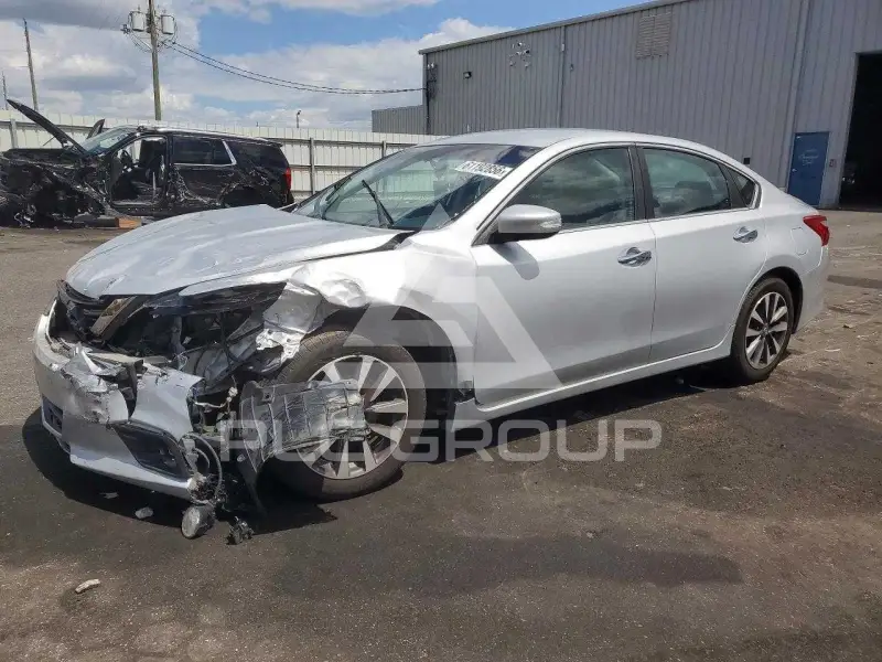 2017 Nissan ALTIMA фото