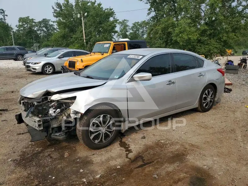 2017 Nissan ALTIMA фото