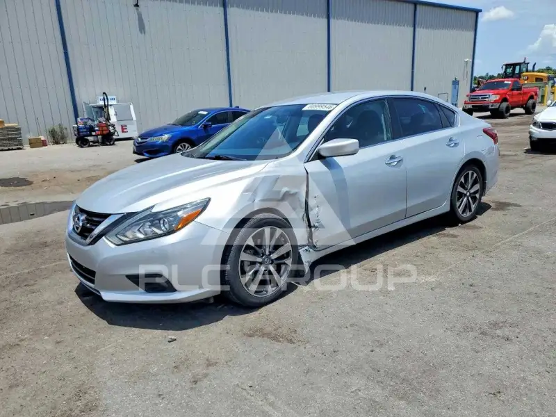 2017 Nissan ALTIMA фото