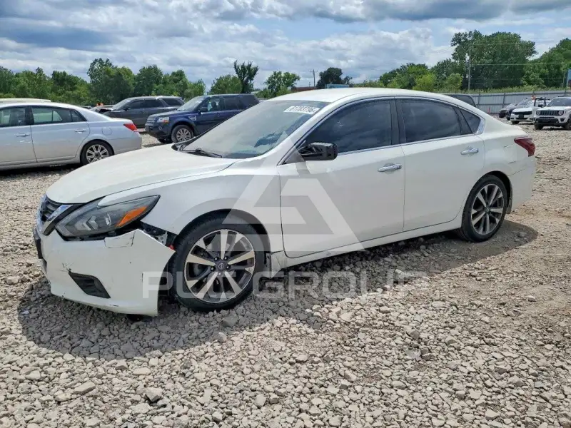 2017 Nissan ALTIMA photo