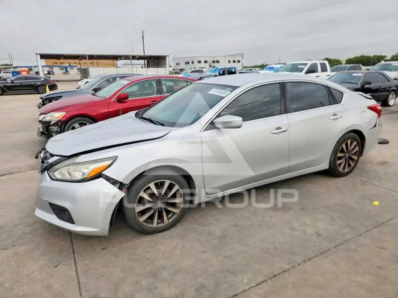 2017 Nissan ALTIMA фото