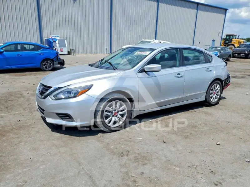2017 Nissan ALTIMA фото