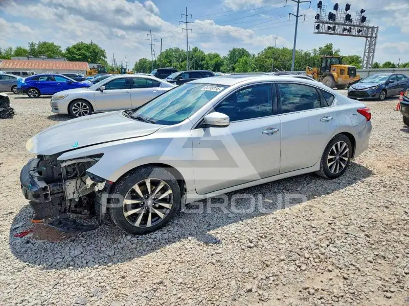 2017 Nissan ALTIMA фото