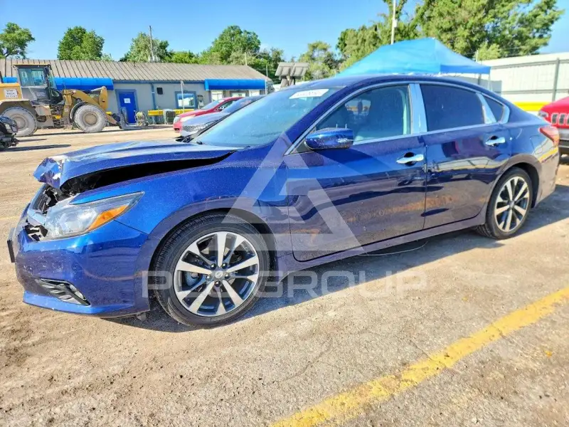 2017 Nissan ALTIMA фото