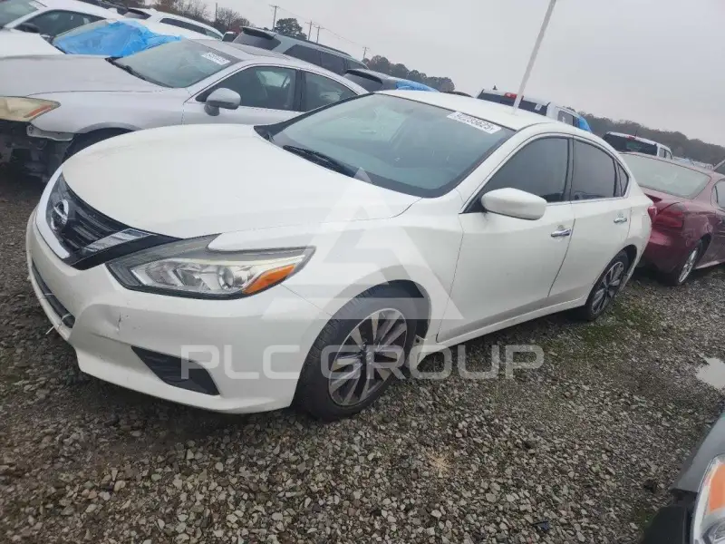 2017 Nissan ALTIMA фото