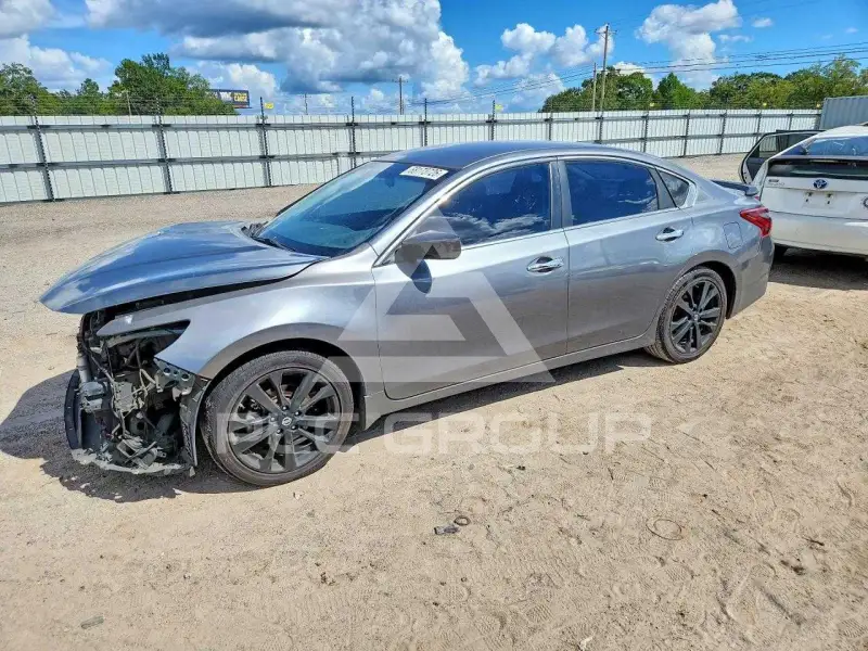 2017 Nissan ALTIMA photo