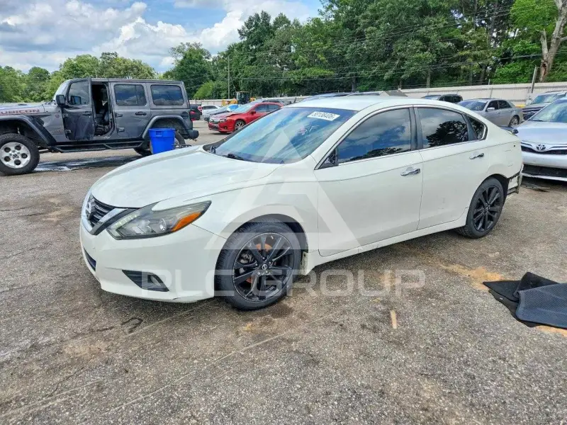 2017 Nissan ALTIMA фото