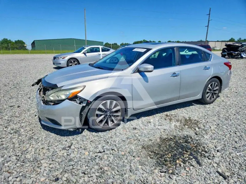 2017 Nissan ALTIMA photo