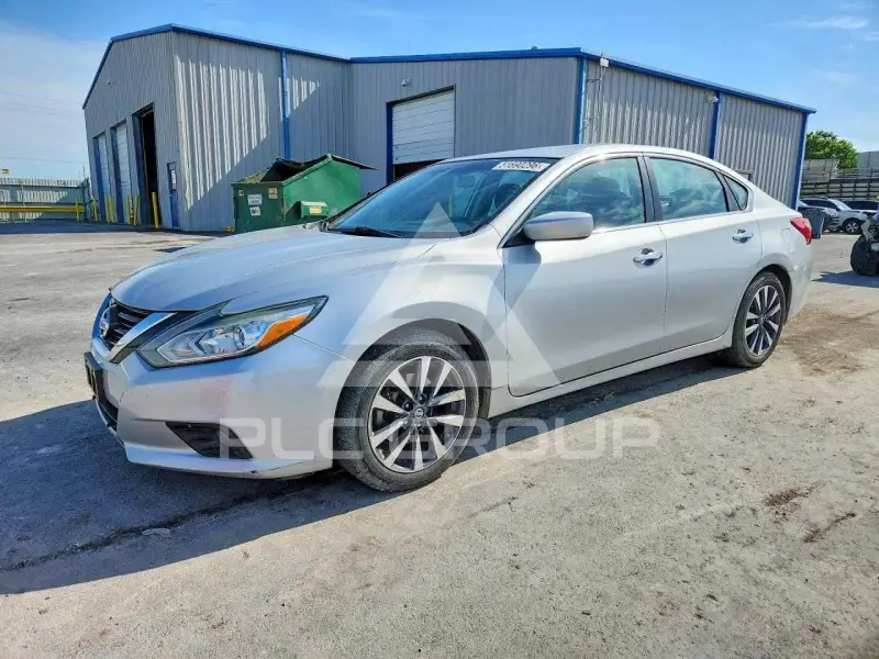 2017 Nissan ALTIMA фото