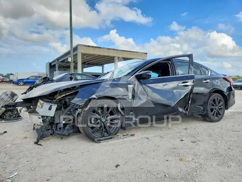 2017 Nissan ALTIMA photo
