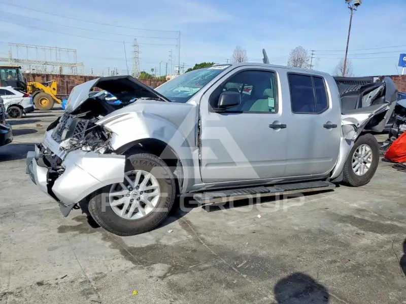 2017 Nissan FRONTIER photo