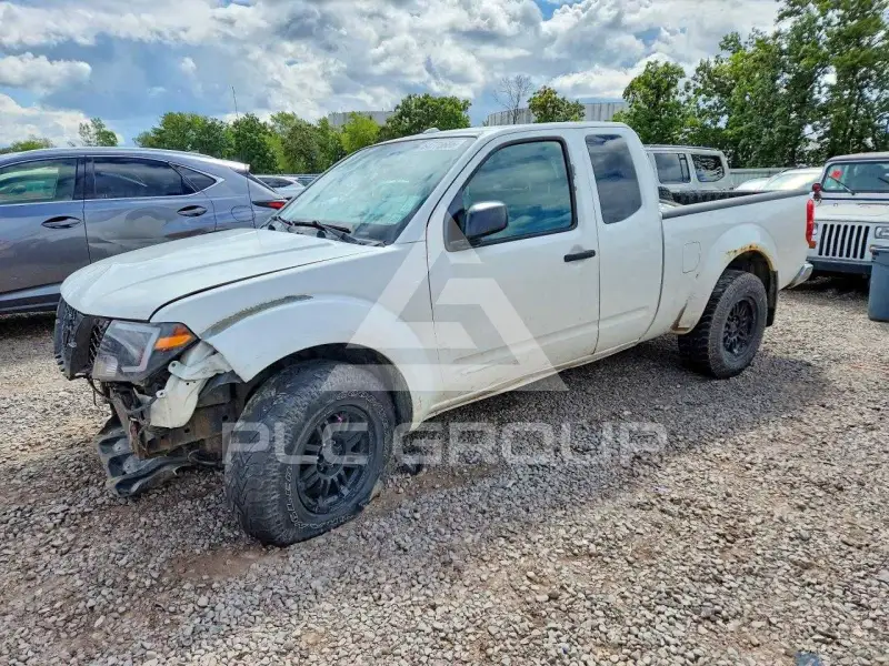 2017 Nissan FRONTIER фото