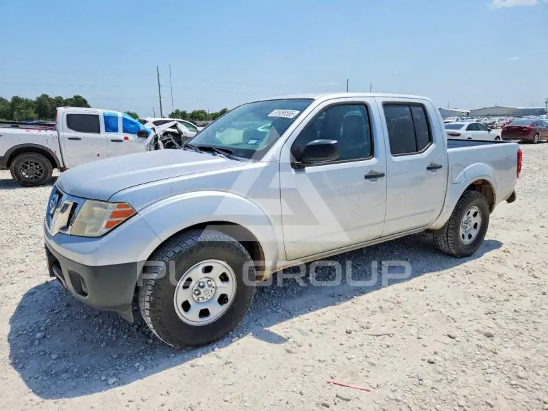 2017 Nissan FRONTIER фото