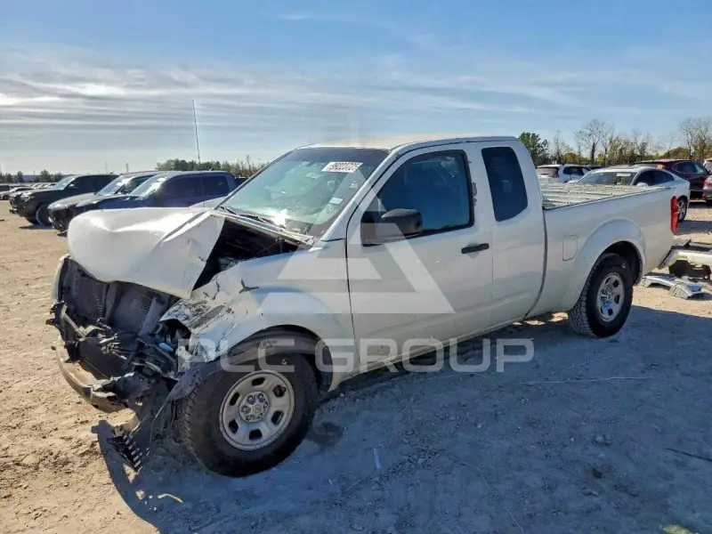 2017 Nissan FRONTIER фото